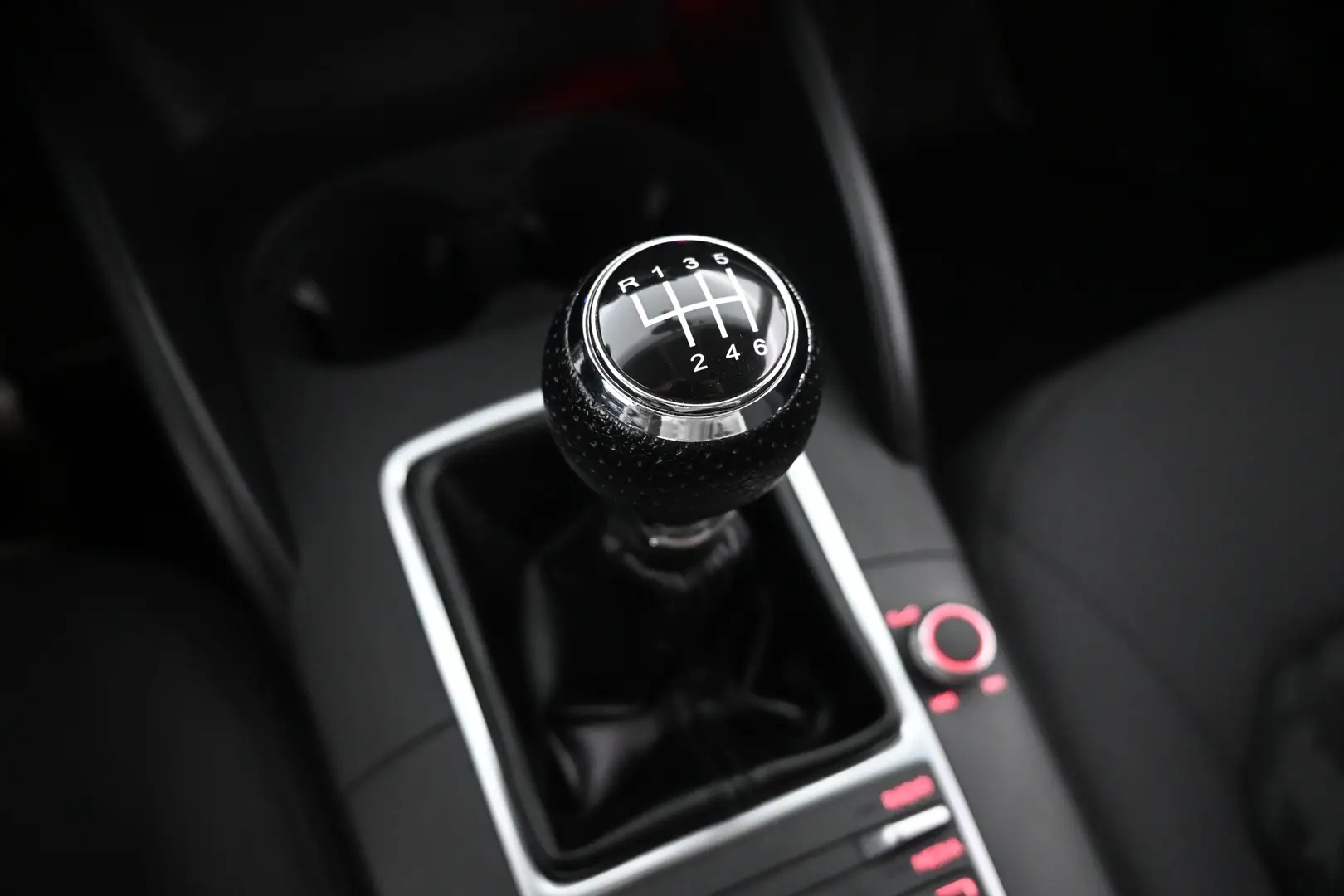 Car Image - 6pGZc9PgZEUmKgn718zlPo