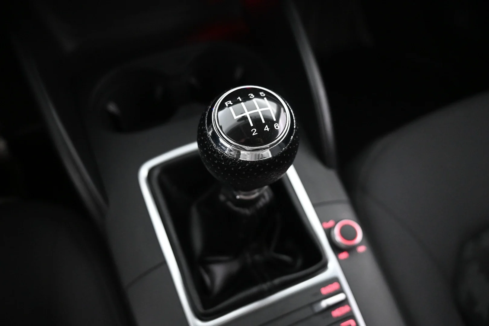 Car Image - 6pGZc9PgZEUmKgn718zlPo
