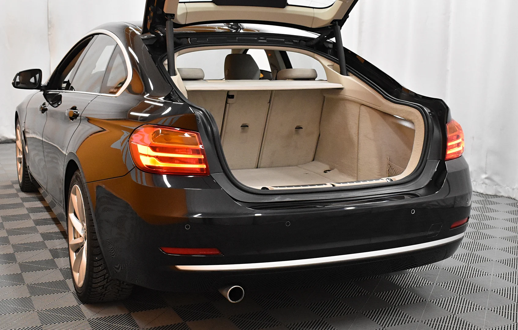 Car Image - 6NAFzxMCfGfxipp2RaYq1j