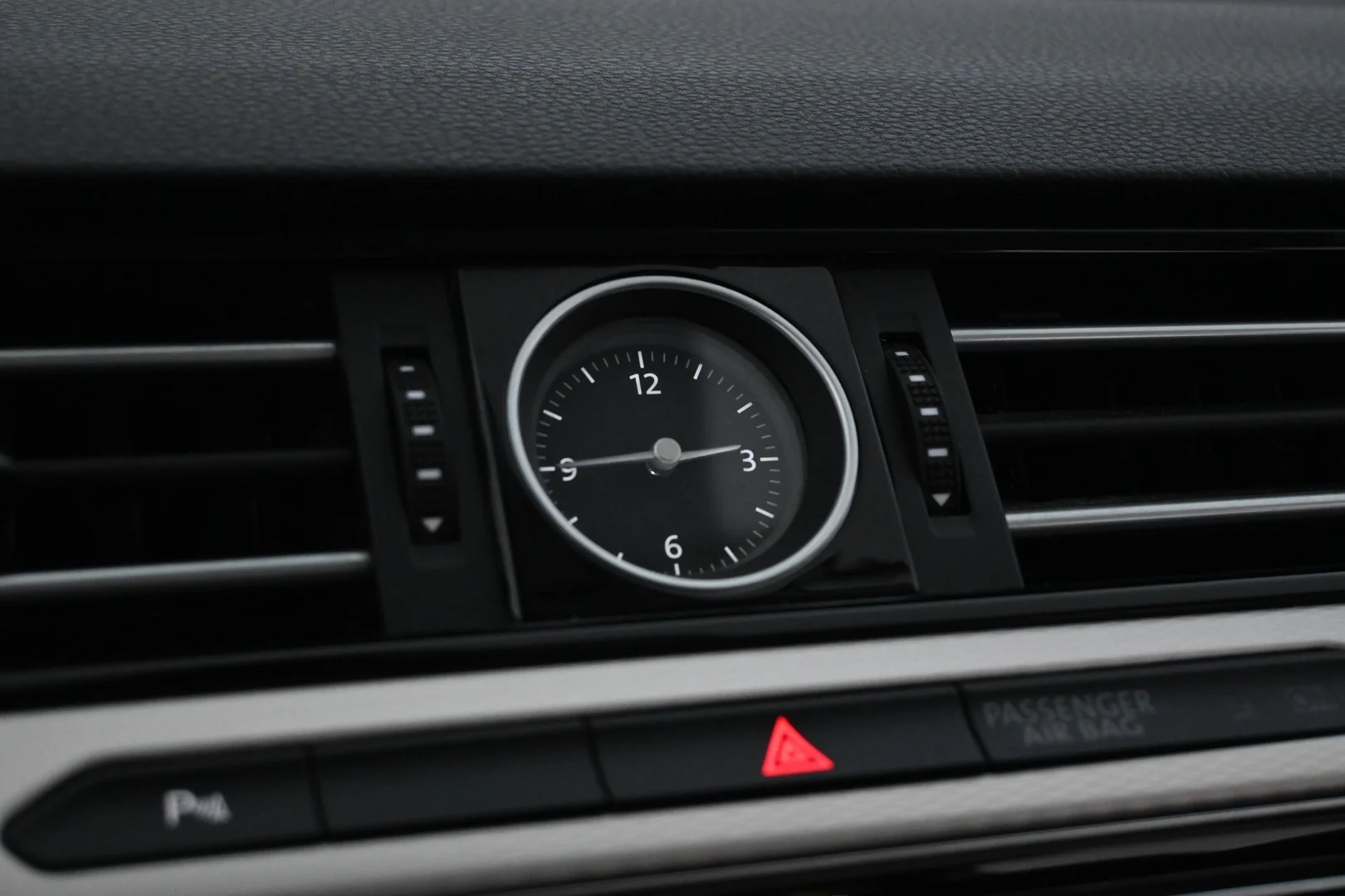Car Image - 20jC8HIWpMq3UjsmuJ3lGT