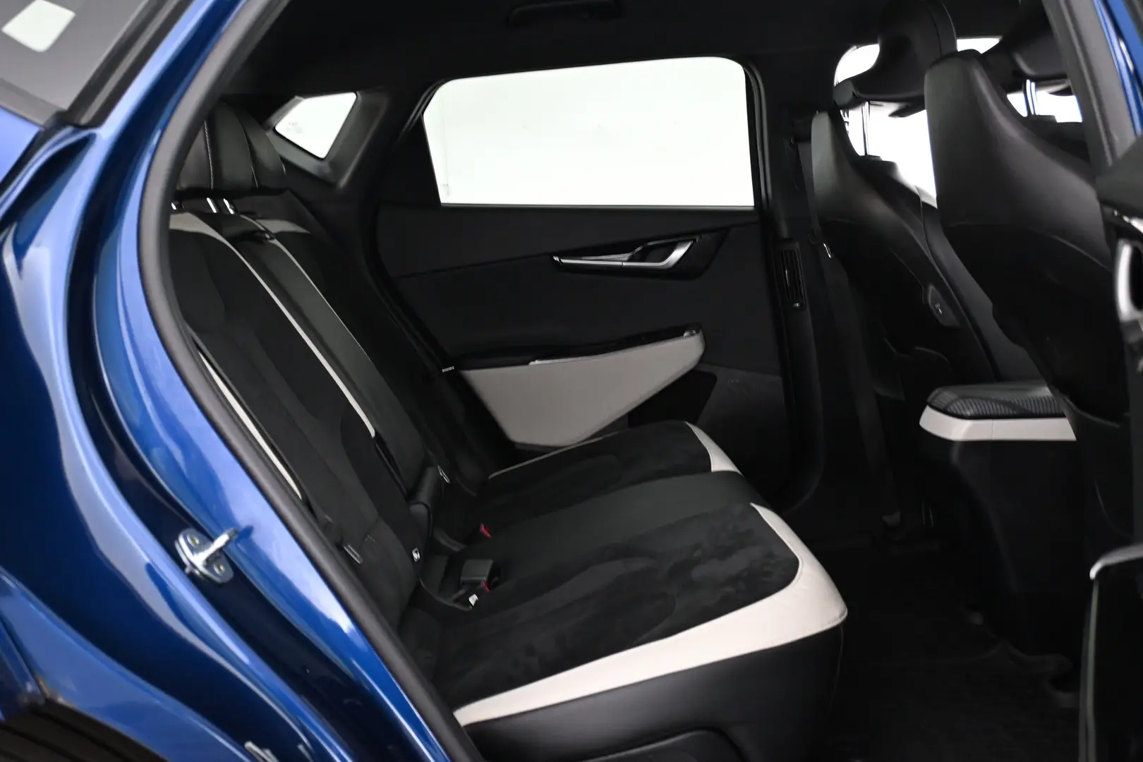 Car Image - 2YRoVRdG9RwCRxtizFwOpQ