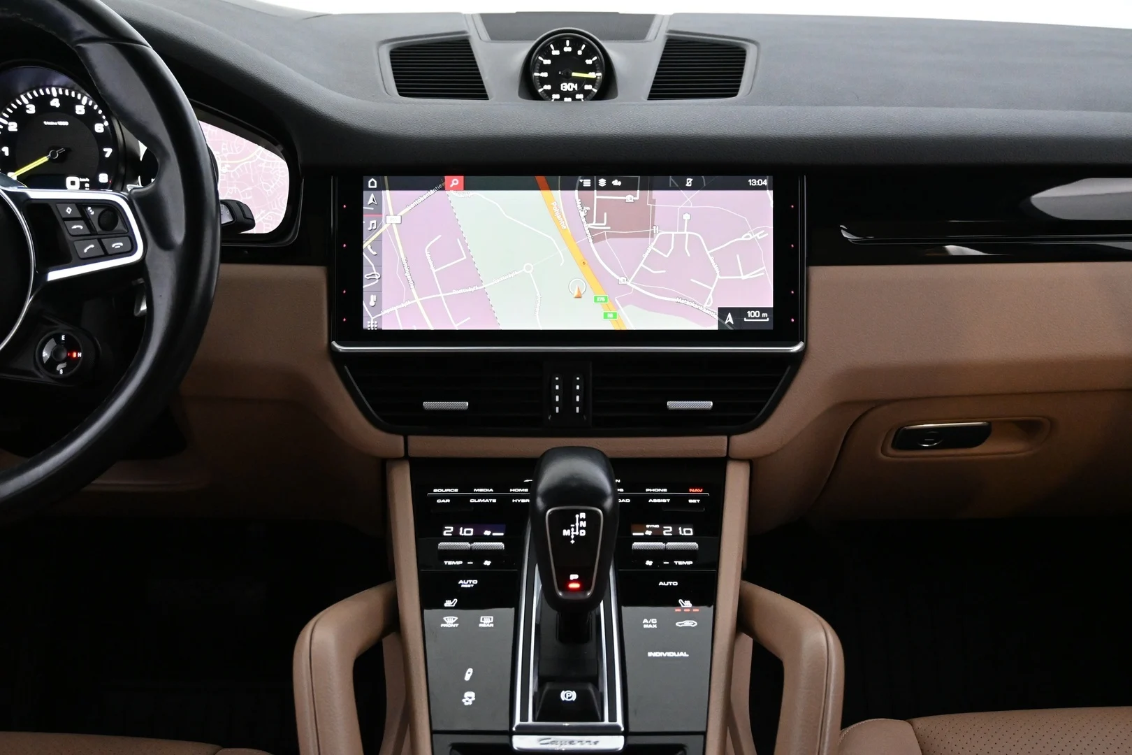 Car Image - 5mUsJwtG5P0Ugz4Ym8yZGq