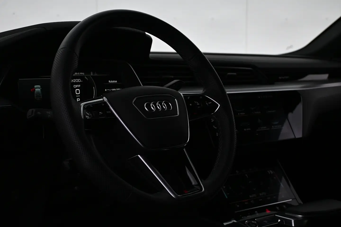 Car Image - 3A49QndwdEEC2yBbmC90lx