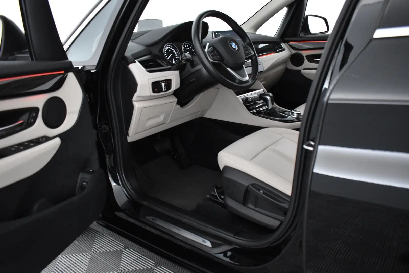 Car Image - 1jF1SrMTVBGobDWEWvVhKE