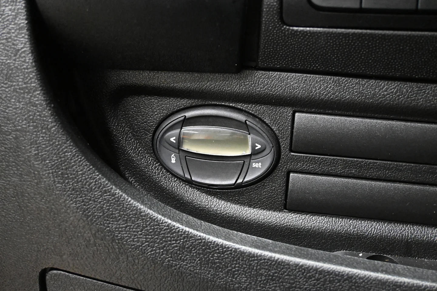 Car Image - 6Dn73sRGvTxfNKcRKL3wSb