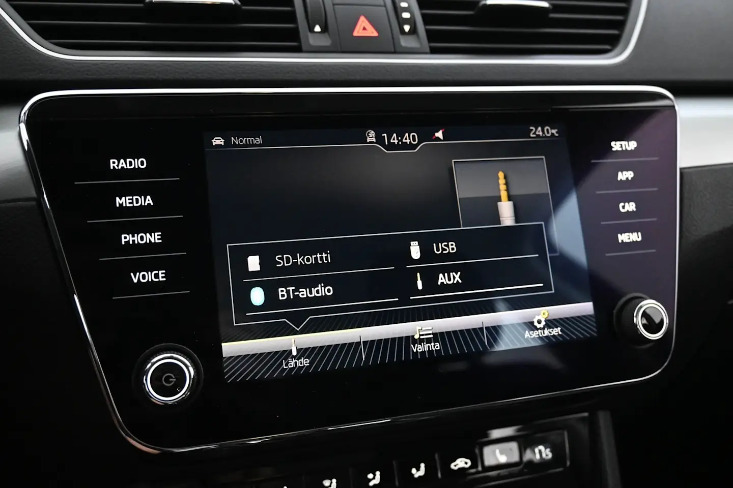 Car Image - 3pMDtqbL1vTjAJqYE414xb