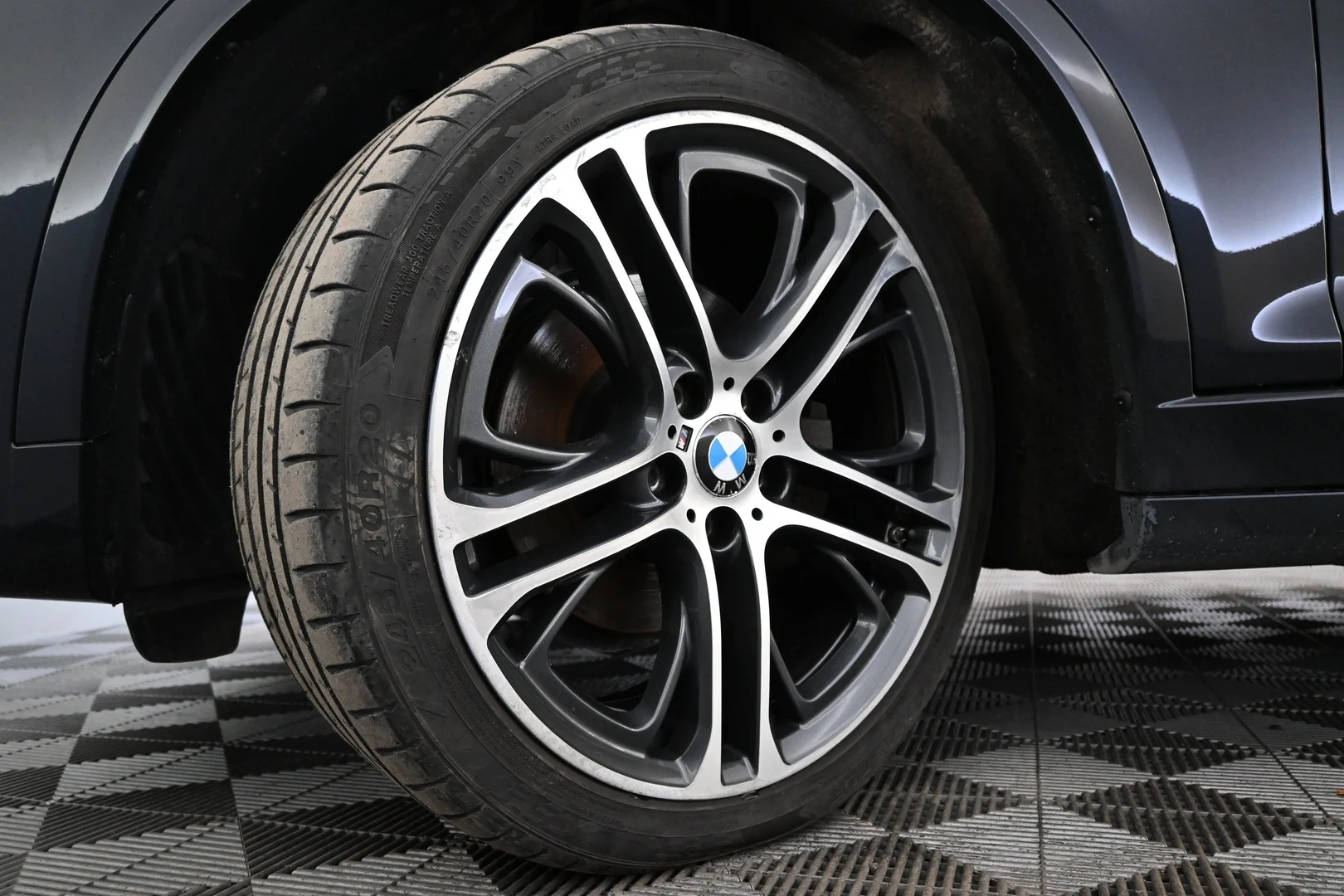 Car Image - b4XYh5lutptVZL0xpKLvK