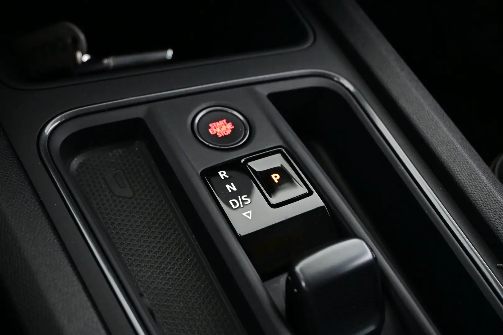 Car Image - 4IDpvpcBNr2rdOHiHA7Lby