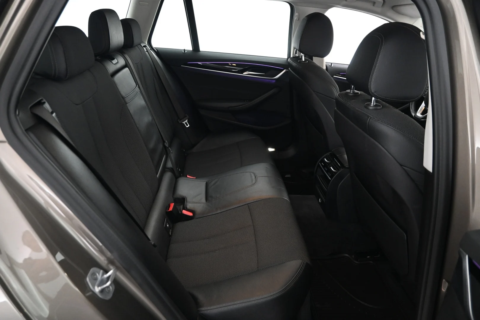 Car Image - 21Xn4AXW7HGPXaDPX2cvm4