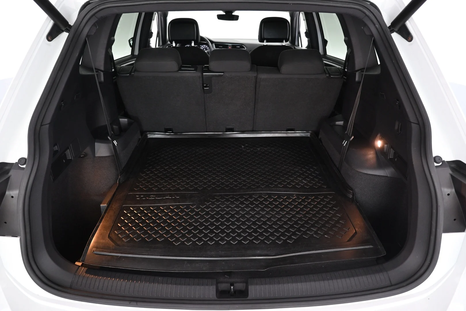 Car Image - 5c9vlWUNsqZvrsiSQ7G3Yj