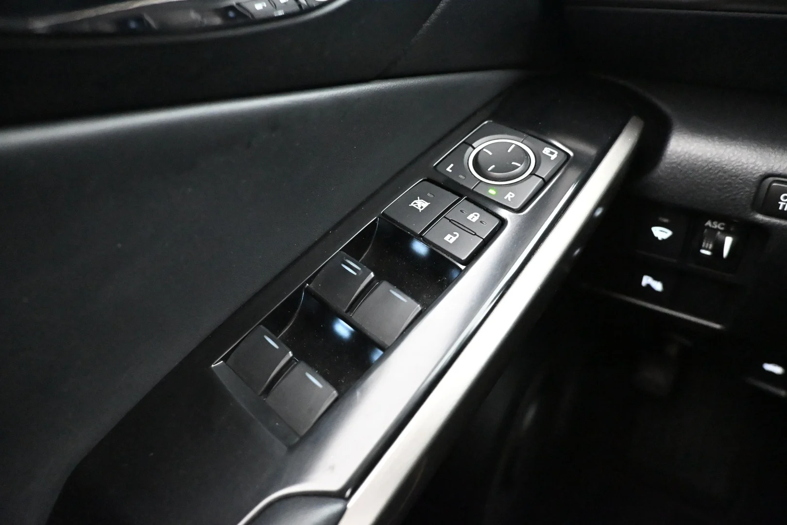 Car Image - 4lfQB3mO3gS1PAb1aFEYYR