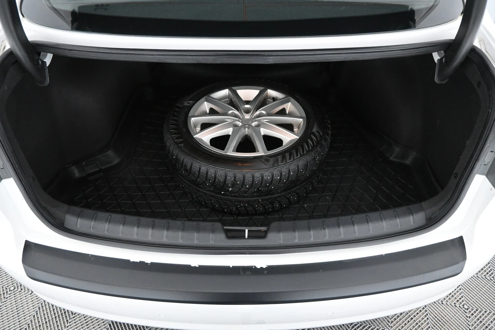 Car Image - 2GjiMfYqte9XClufYUUu5e
