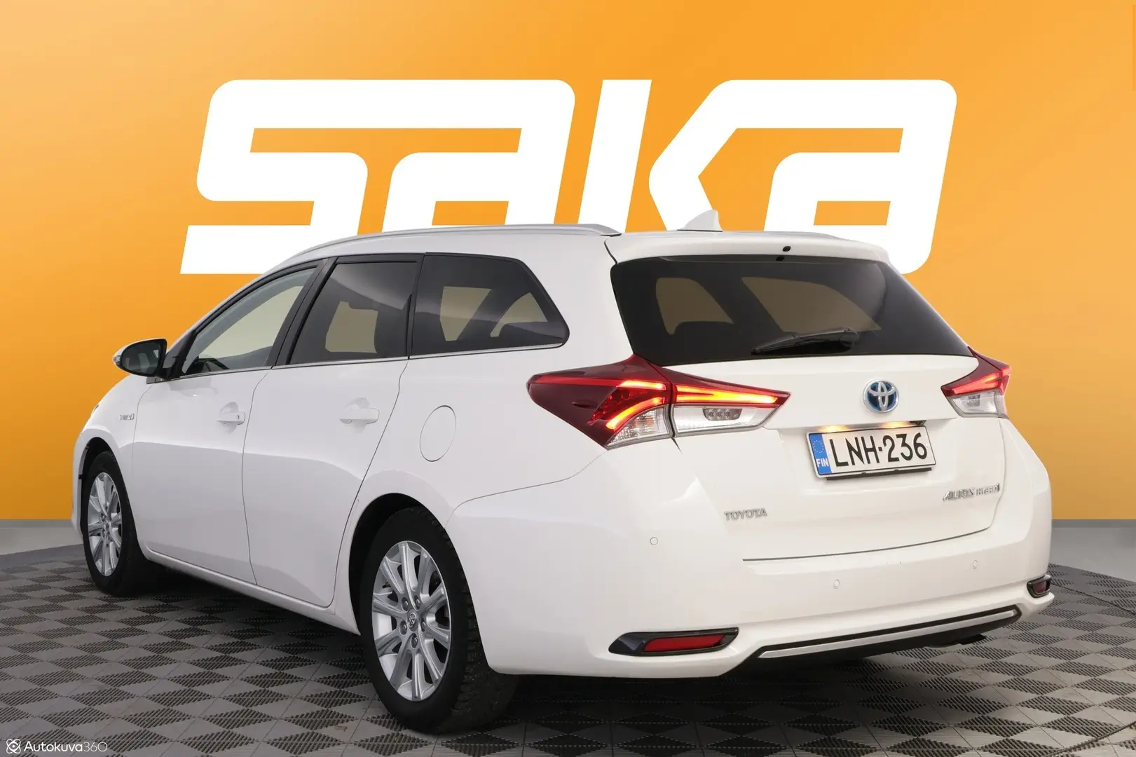 Car Image - 716sLpc6D9aXnenV5L3NyL