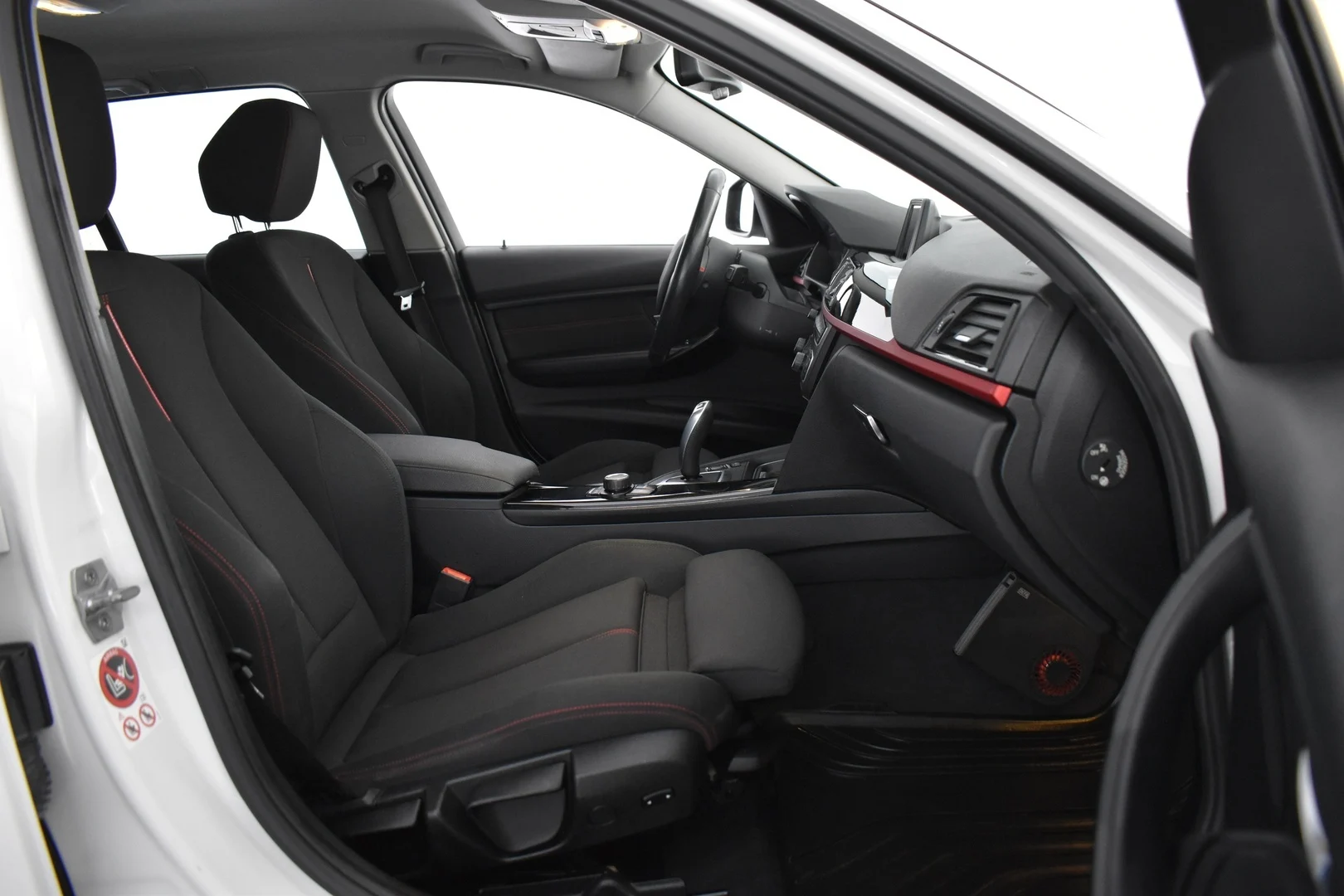 Car Image - 2lJA5xKjiqowcPIt8NggUK