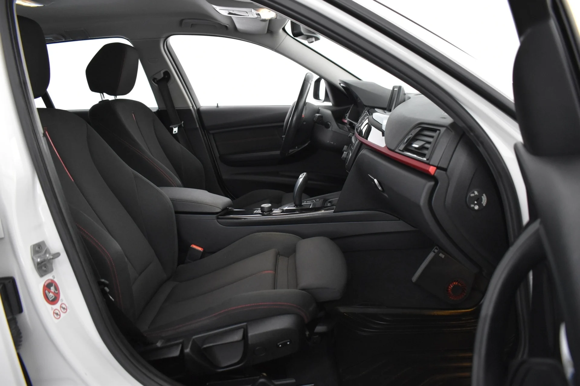 Car Image - 2lJA5xKjiqowcPIt8NggUK