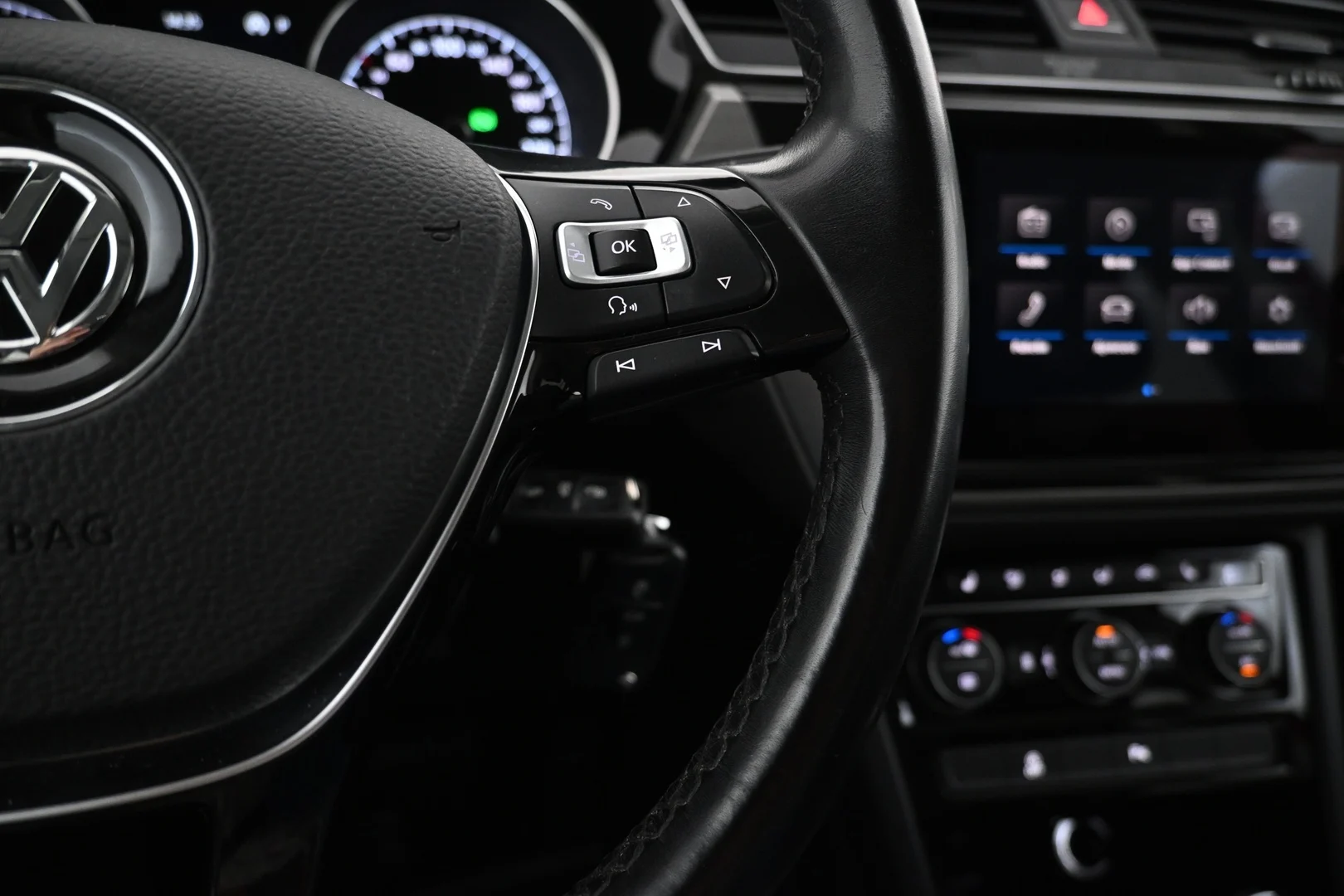 Car Image - F5poQUSEswpSnPRXb5A0i