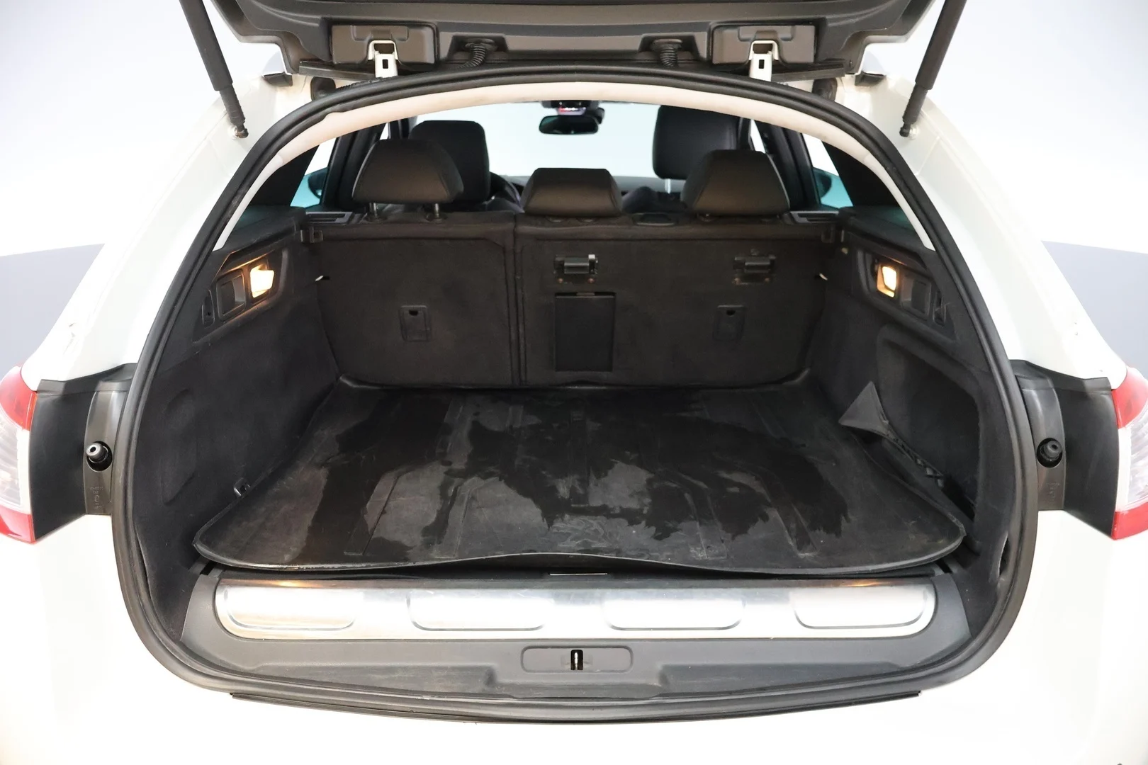 Car Image - 6wFLSK8PsRvrGyzjXXopZo