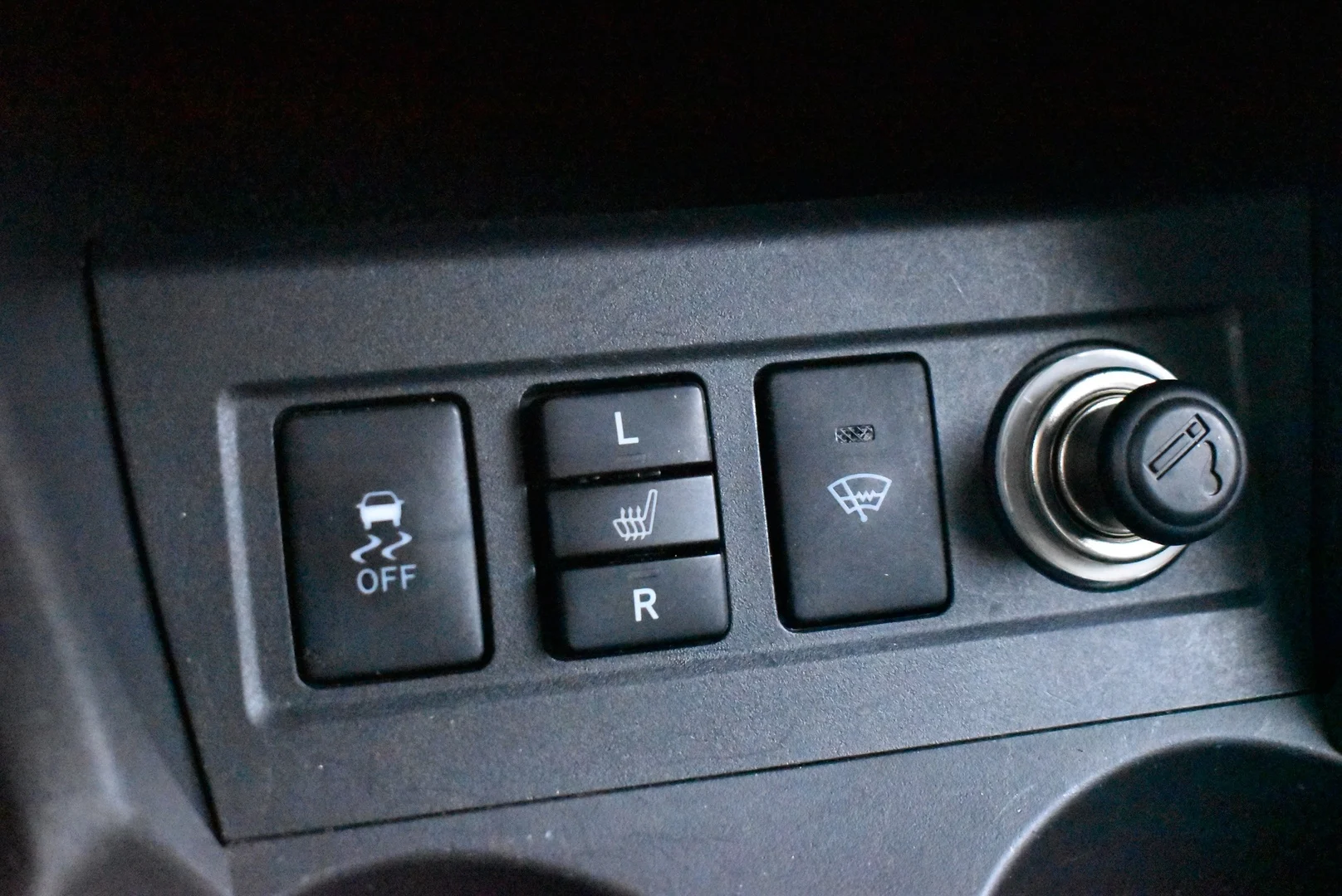 Car Image - 4hBML29hR106LYlFTdRhcU
