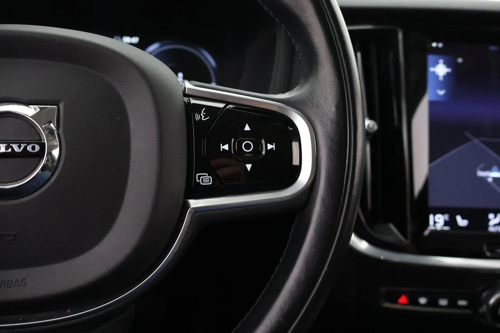 Car Image - 7HbRmK4iwWCt7UxQaiUrYh