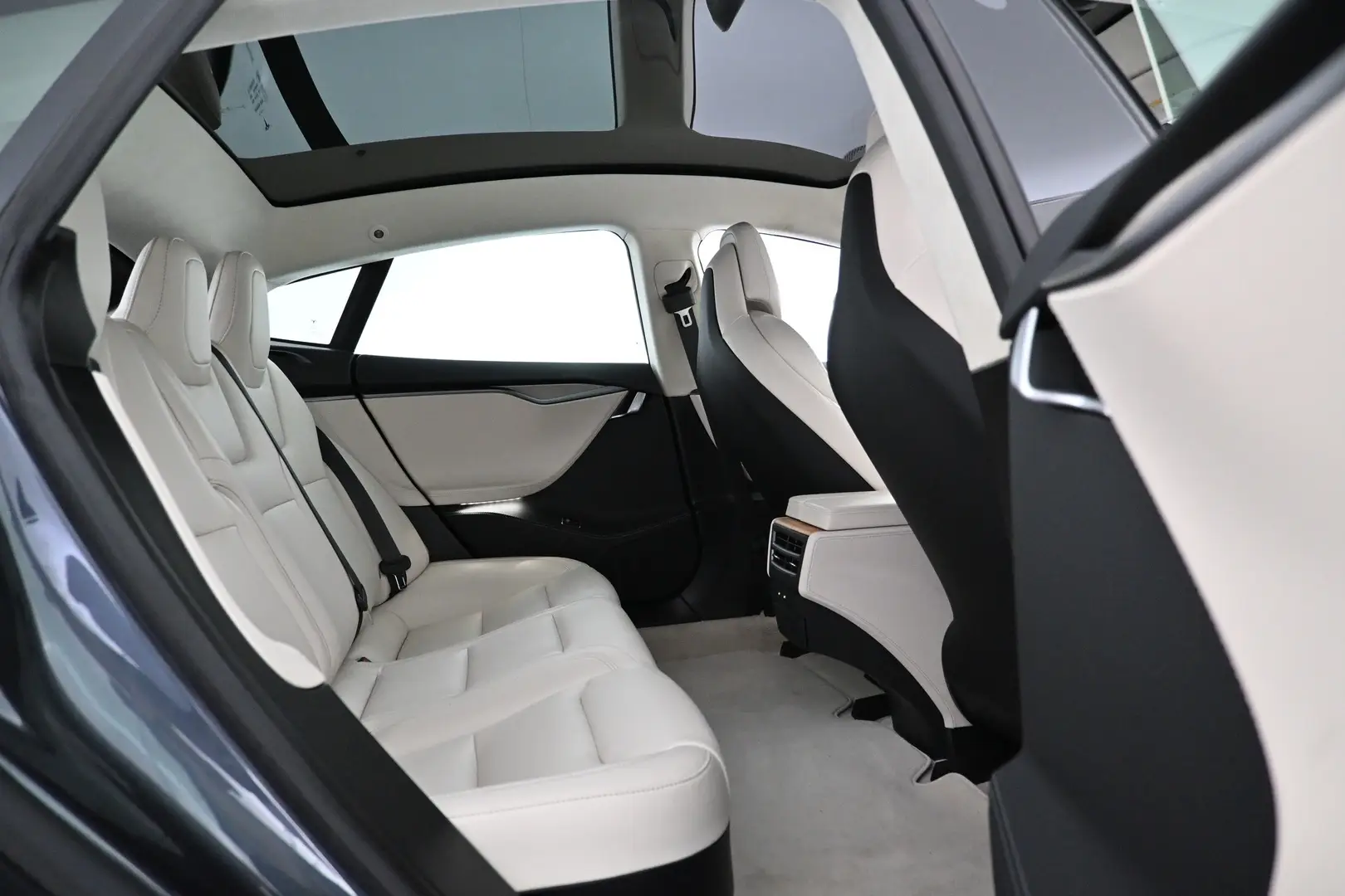 Car Image - 1S626i1RxmxuOu0MXCUBBr