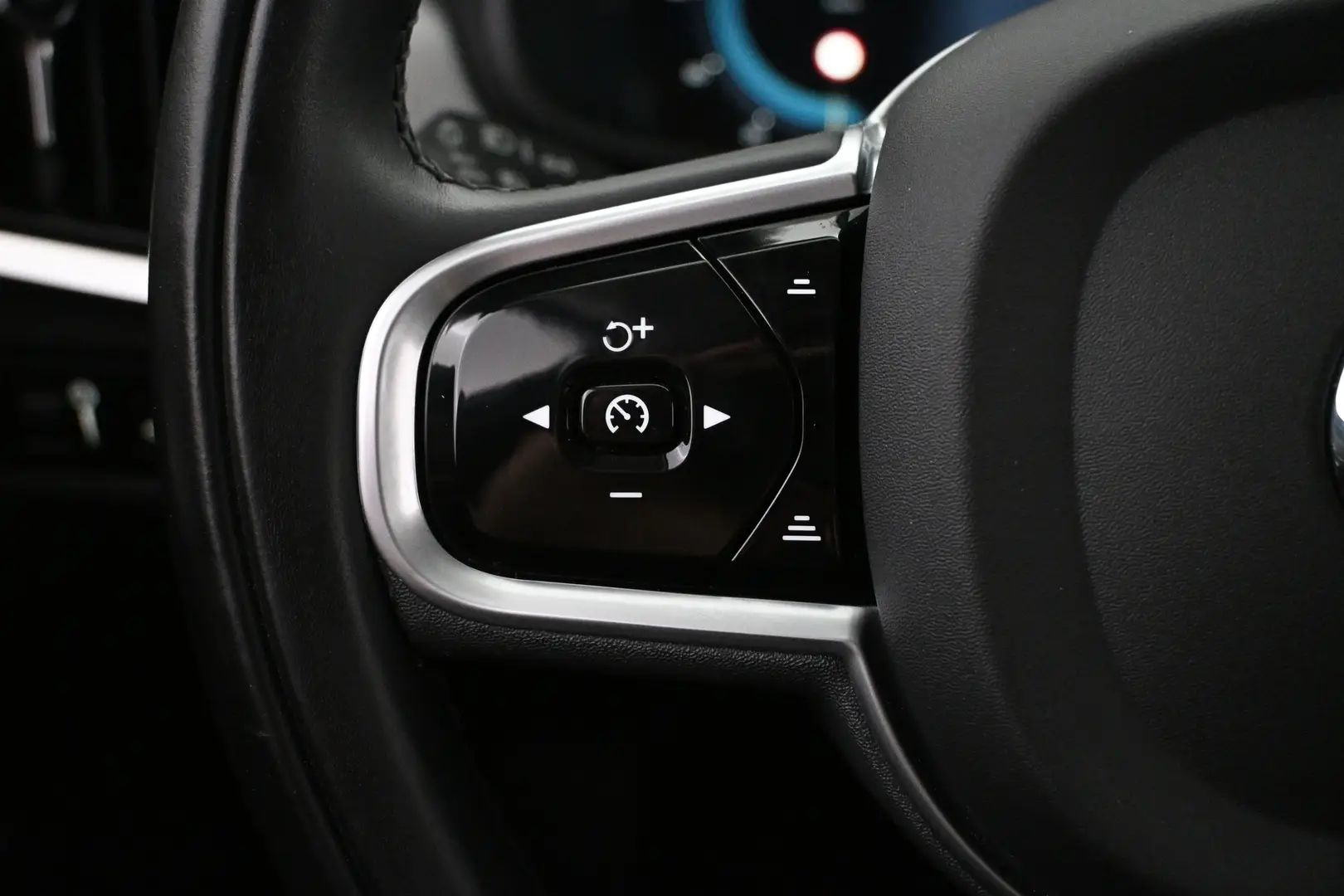 Car Image - 5v3Zqjsi1Gv4AfCHgsObTZ