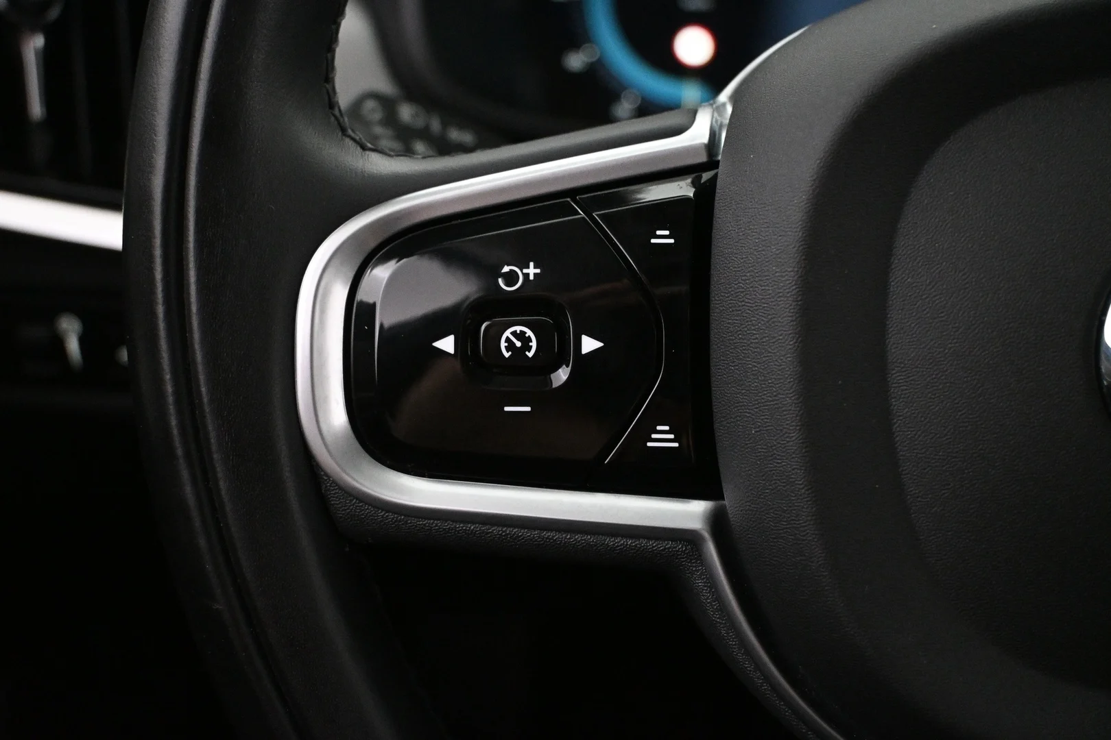 Car Image - 5v3Zqjsi1Gv4AfCHgsObTZ