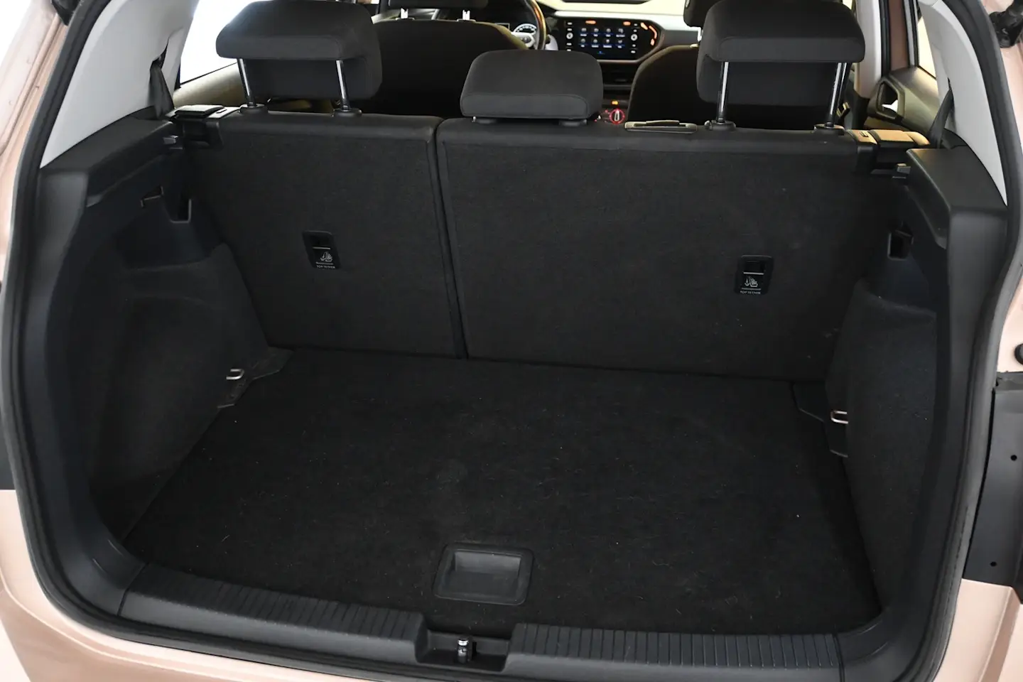 Car Image - 7Lli2guvrM4UqeoSBk7GSK