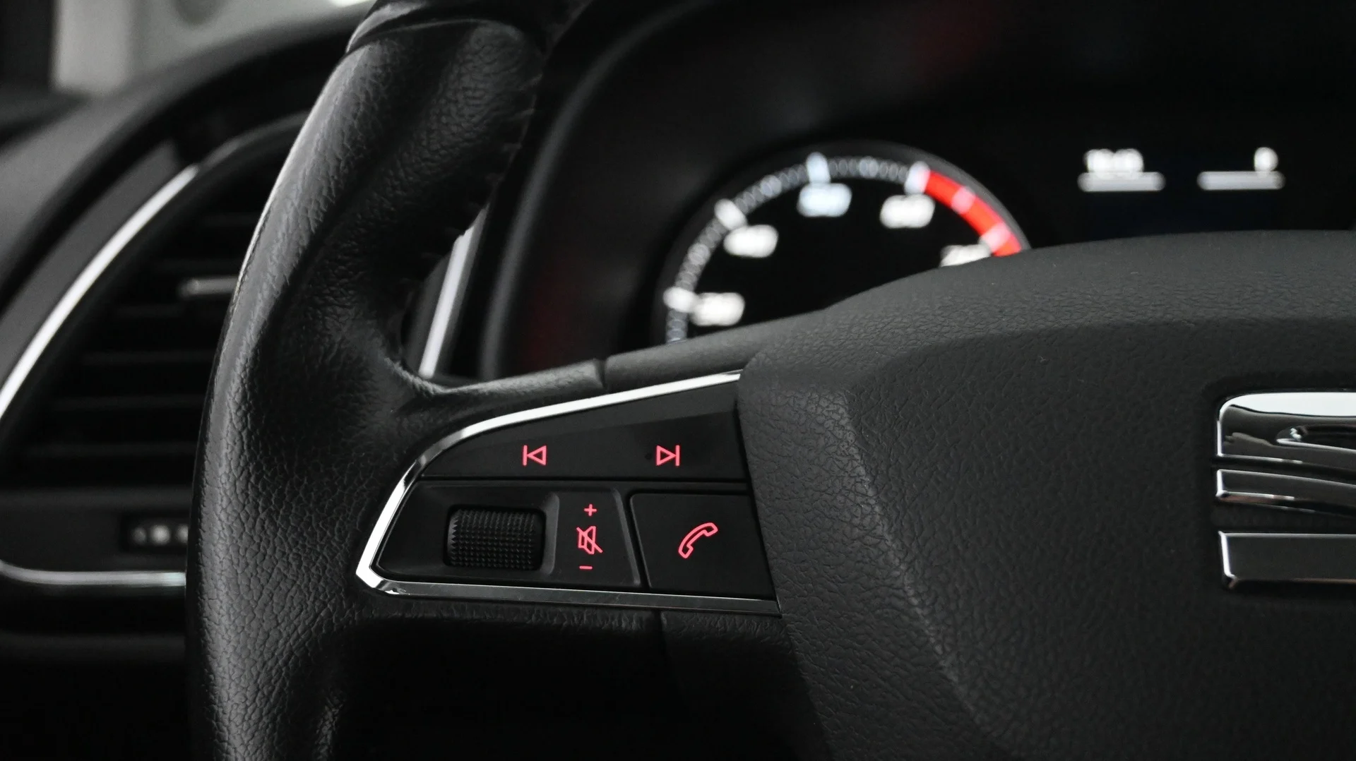 Car Image - 1kcvbpHymWlspUzw17biqL