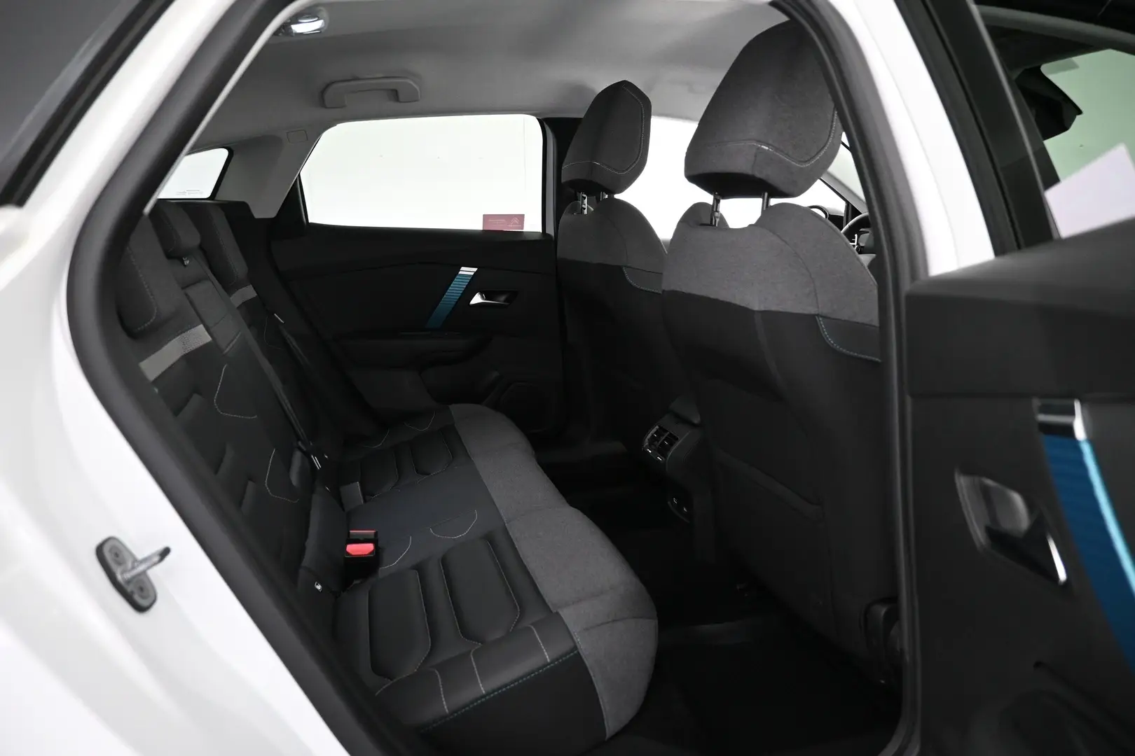 Car Image - 14IBUCQfHLb7pf6Lt3eP2n