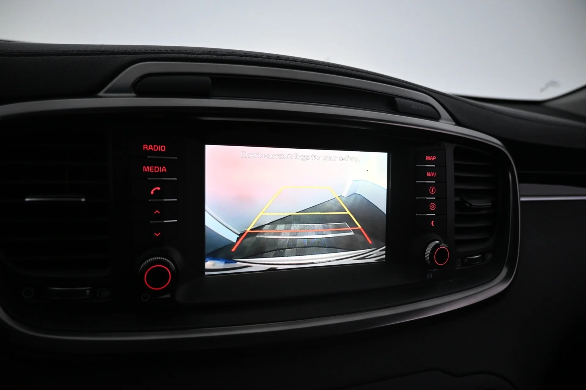 Car Image - 3KkaZBZzUOE5TNKBiYcR2u