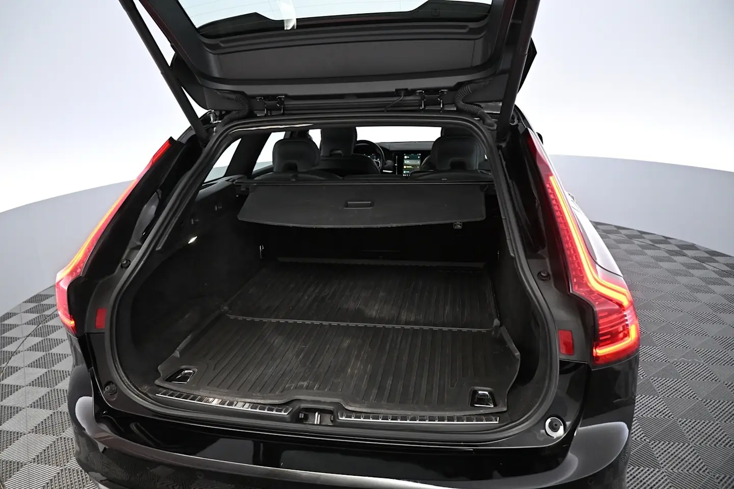 Car Image - 6h2uNl1dnlbmVsKoCxxzjB