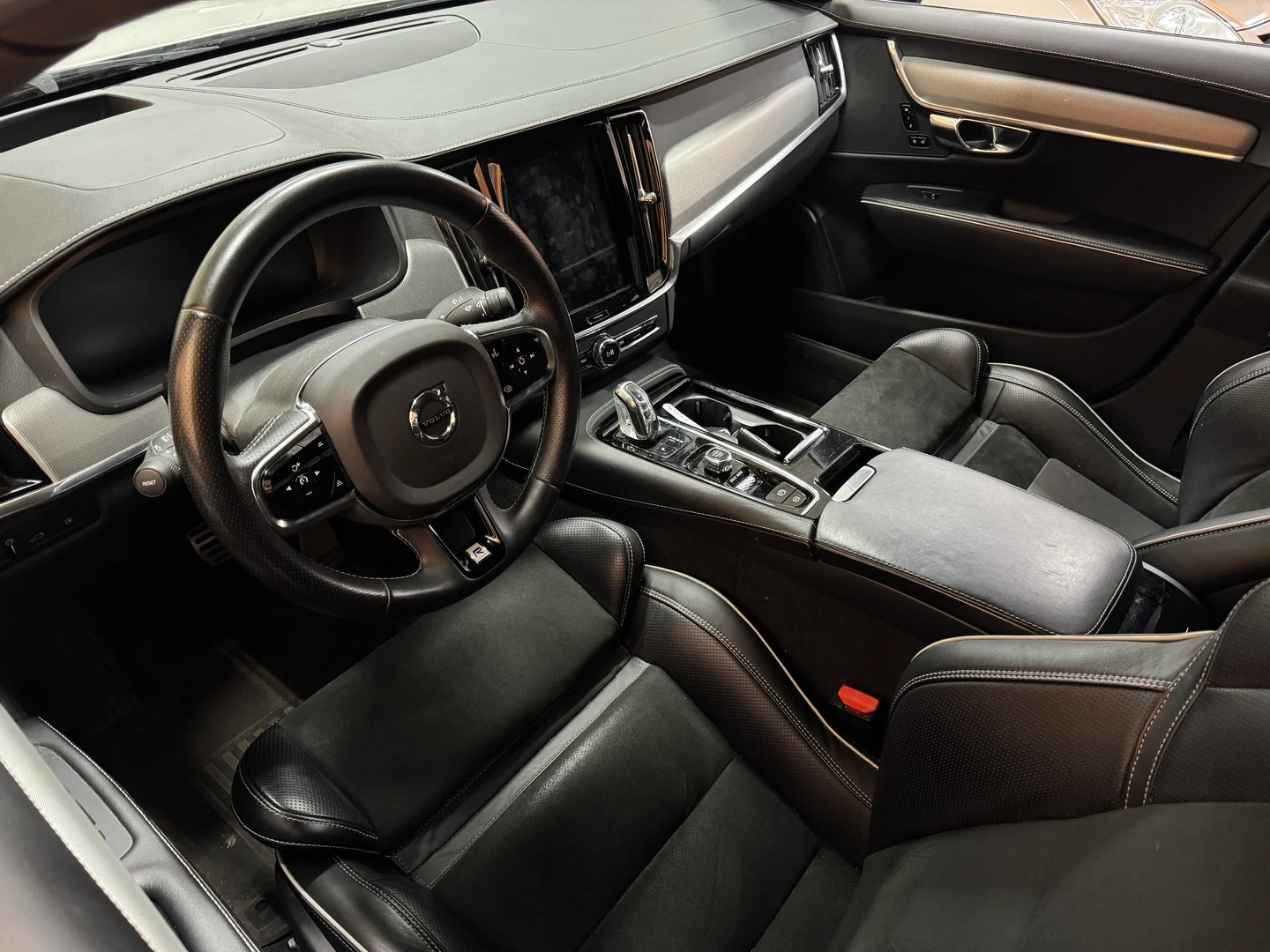 Car Image - 2q6MQuQaJgb1LMOH2yTVty
