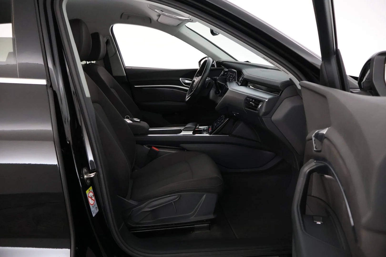 Car Image - 2iGQGq4I2uFdeTAfPJseSB