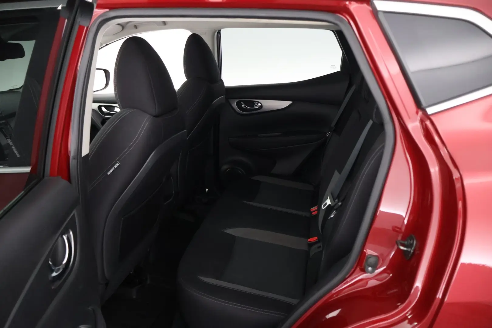 Car Image - 4W3mN9rt04VB32IOSFETmP