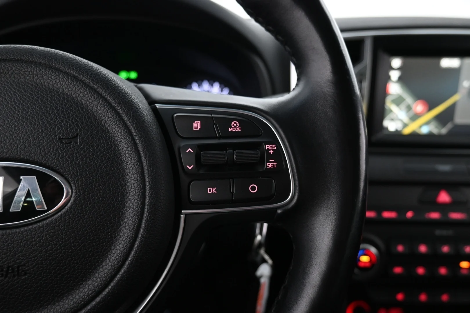 Car Image - 1p3D6pwtUy68Om8jD329hE