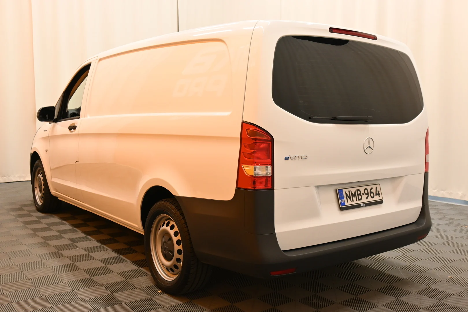 Car Image - 2Q3iFEZdAEeEGjfIf0L535