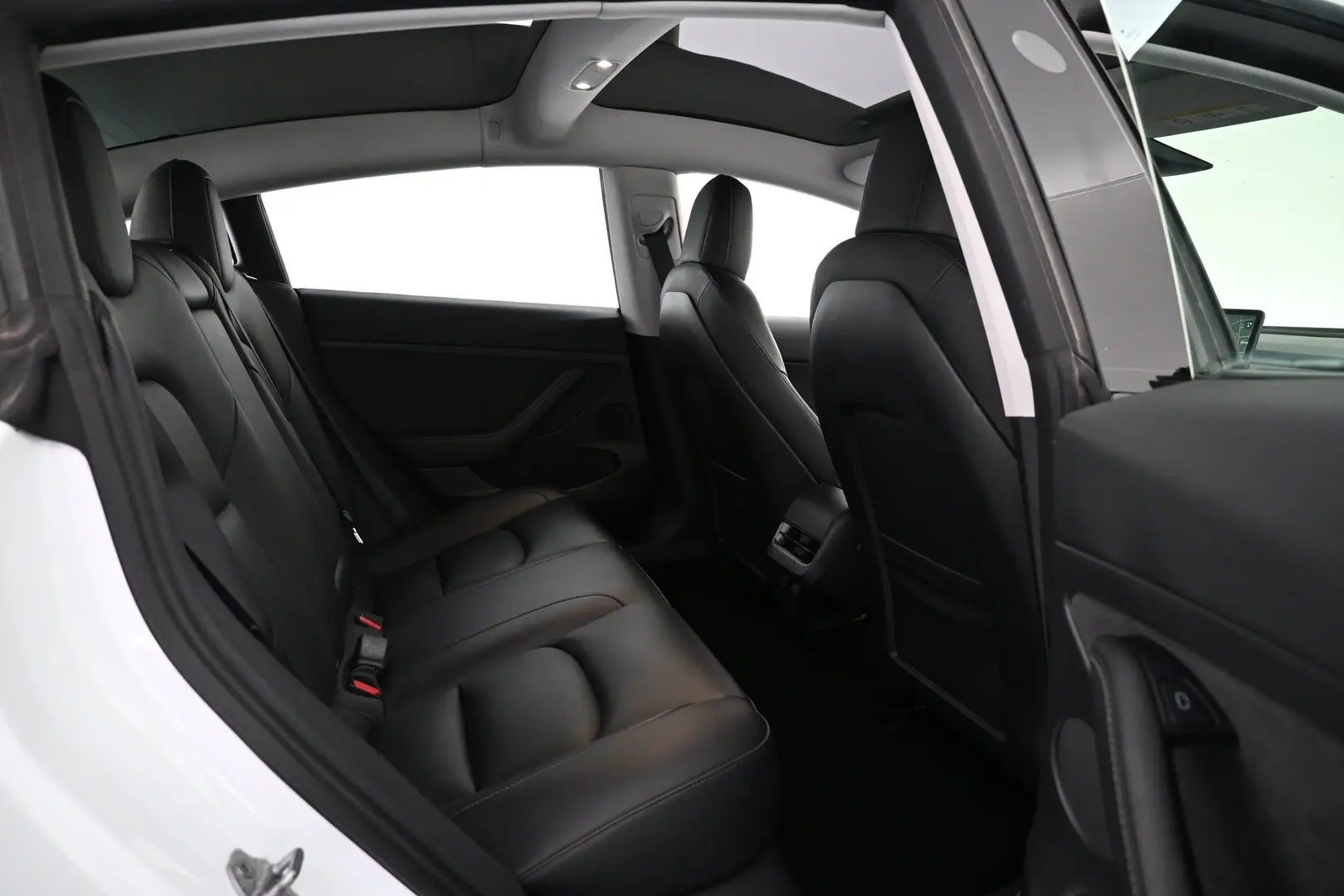 Car Image - 2e3Ry1XHOtoYVYozzNg5r