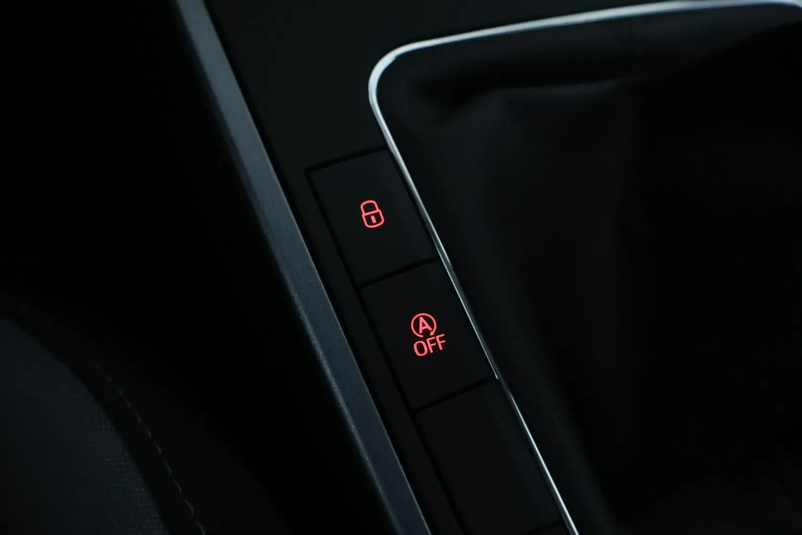 Car Image - N1keoTs1Q4iuLavNLbBDI
