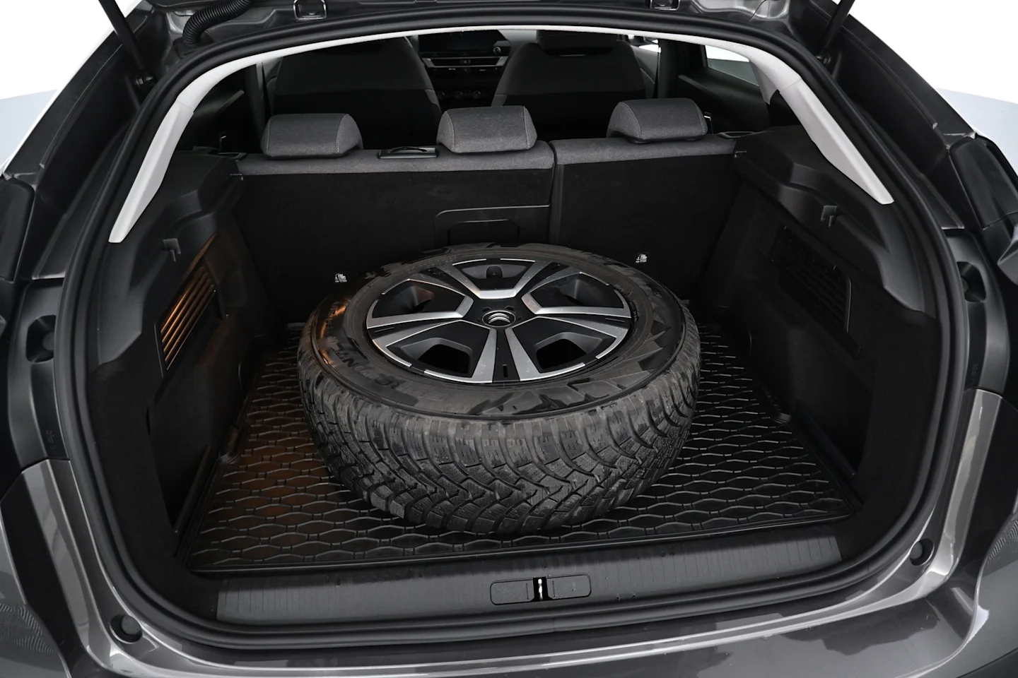 Car Image - 7fsb9FUQ3vSwmho0RvmZ9