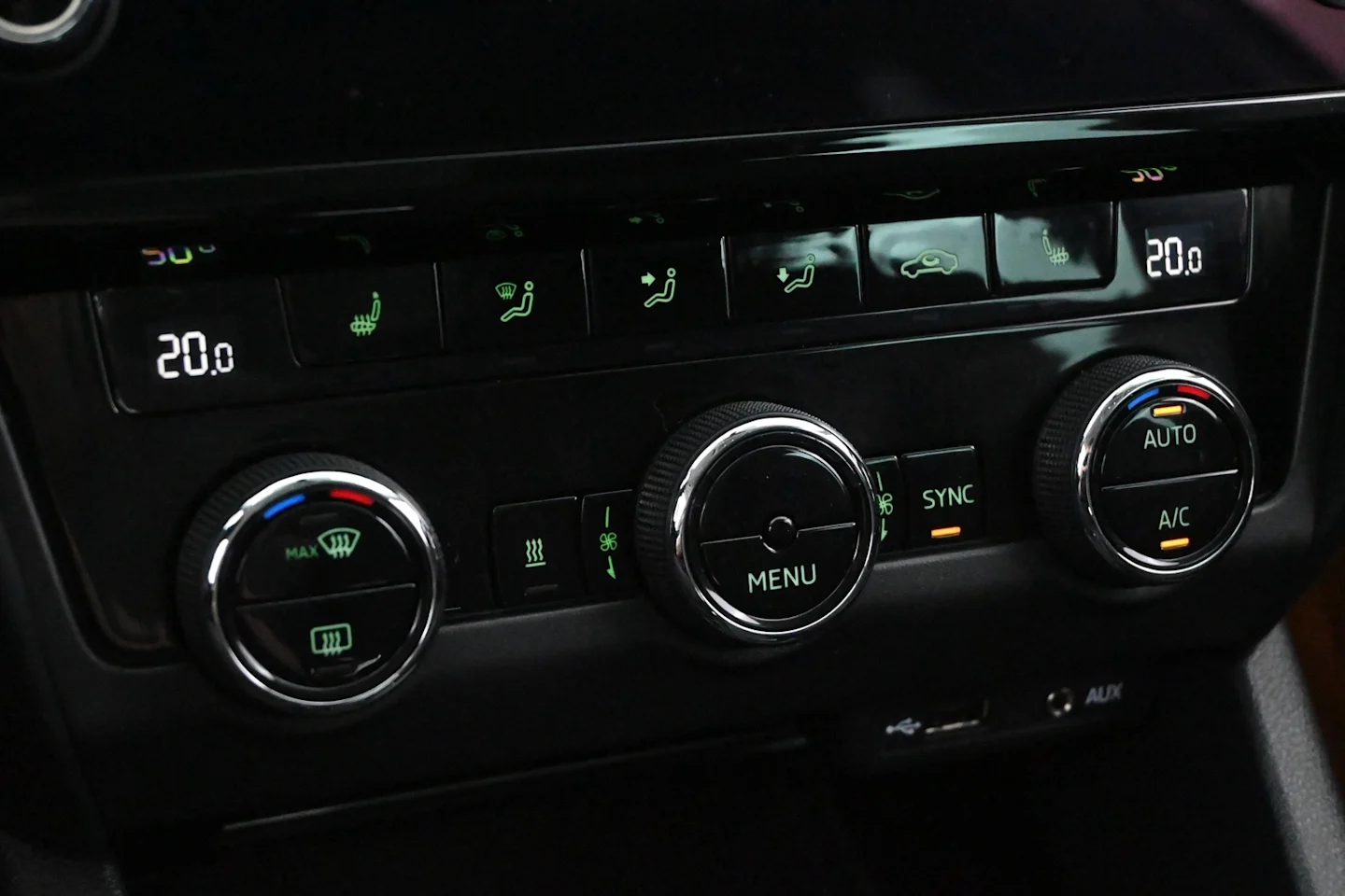Car Image - 2SaPg6IZUVKnWmLFuAOvNn