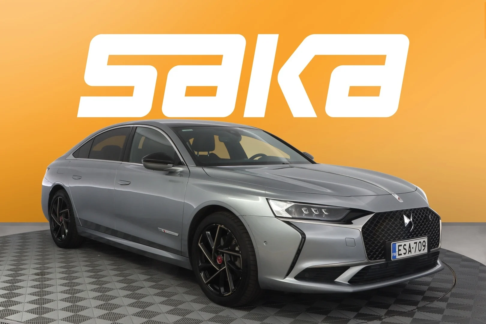 Car Image - zeiBkvwP8GbVz9XV9gsU1