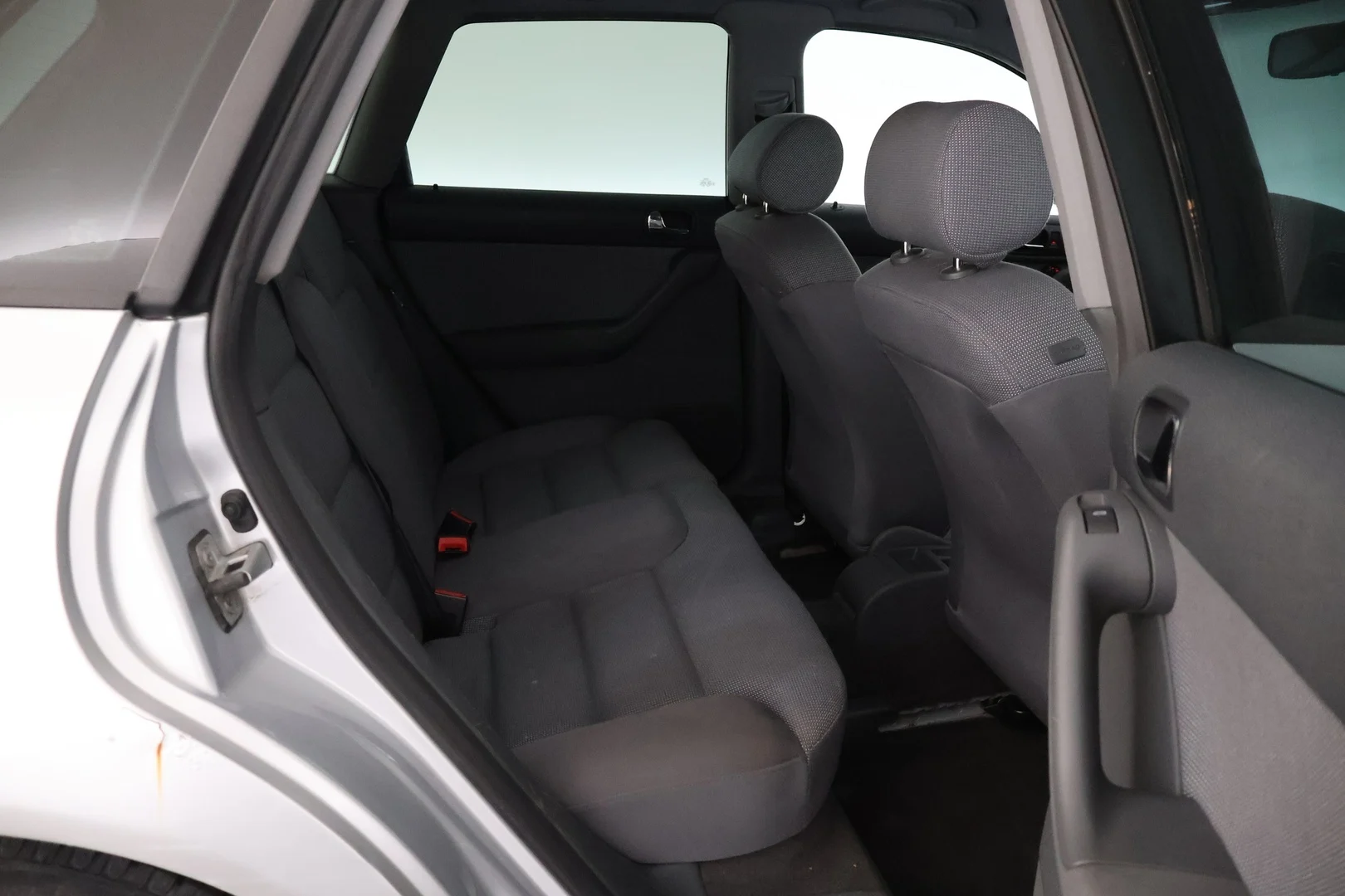 Car Image - 011Ou8nDxh6KPF6jEnvbY3