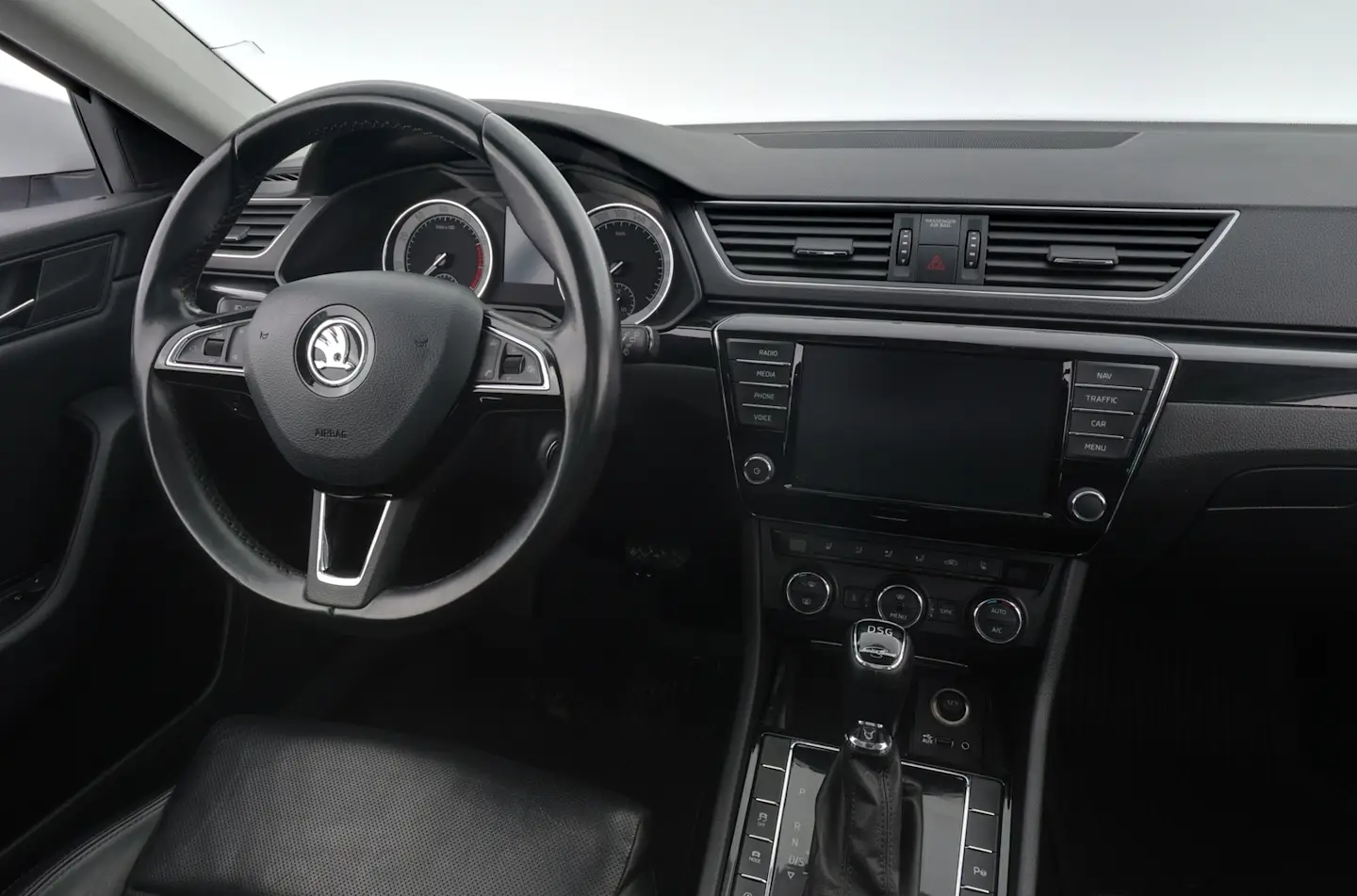 Car Image - 3Xb1gfBH5OfUhDmUNXWZVn
