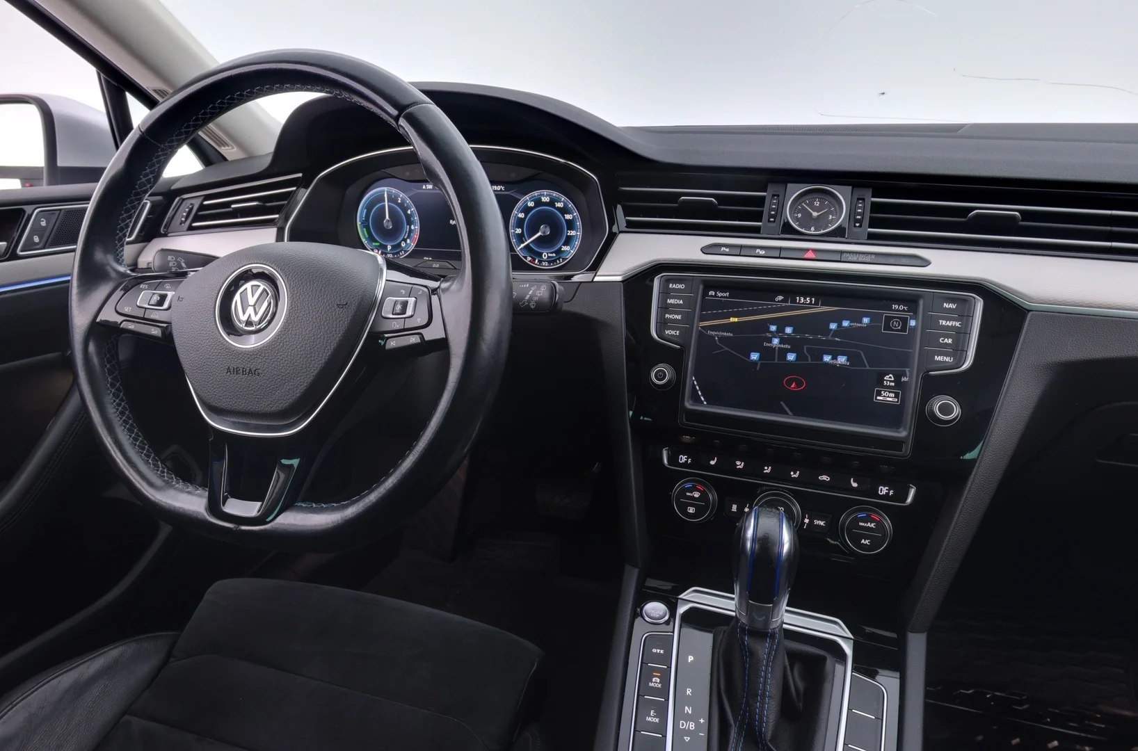 Car Image - 5k4wXC2en3YcCpwik1LVqj