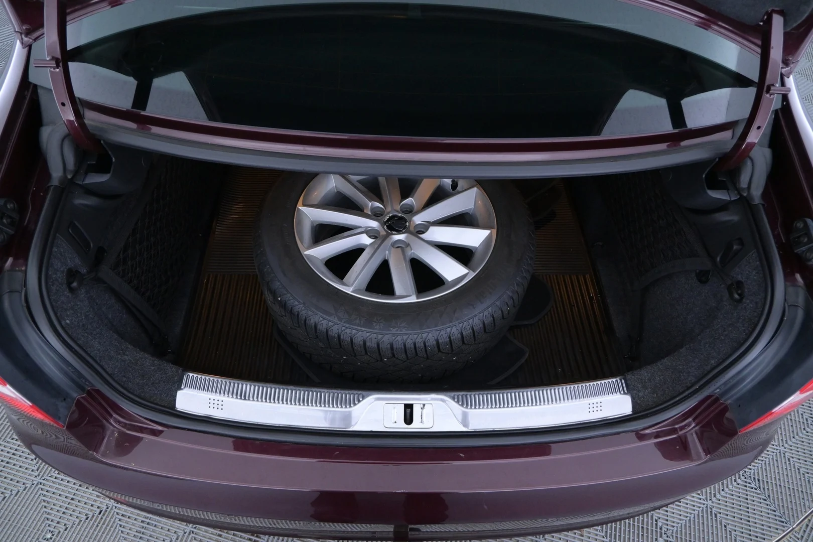 Car Image - 2l4oCtjPblXcC3G3tZ9J1y