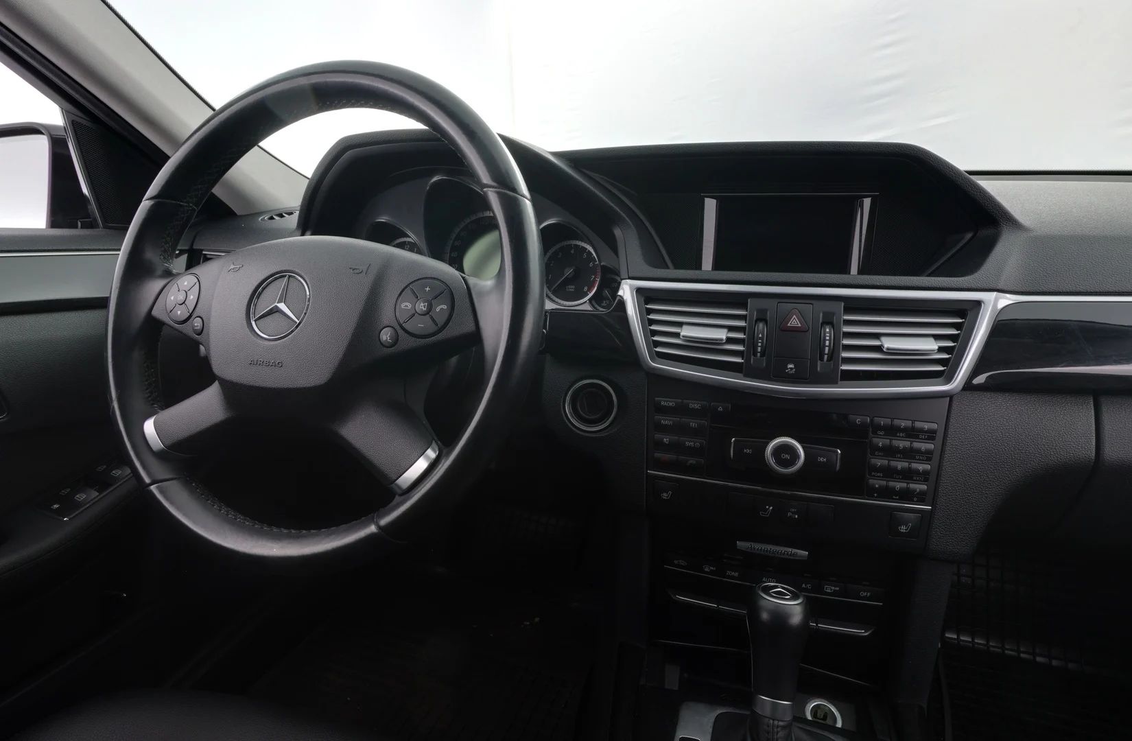 Car Image - 30kWC50iPk6TROSFGlEKcZ