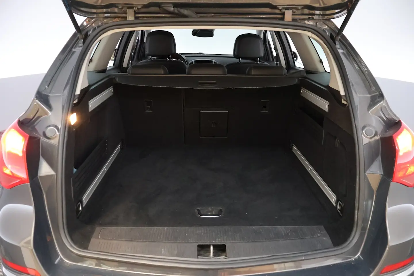Car Image - Gtn3DDUUklp9sUbFPxS6Z