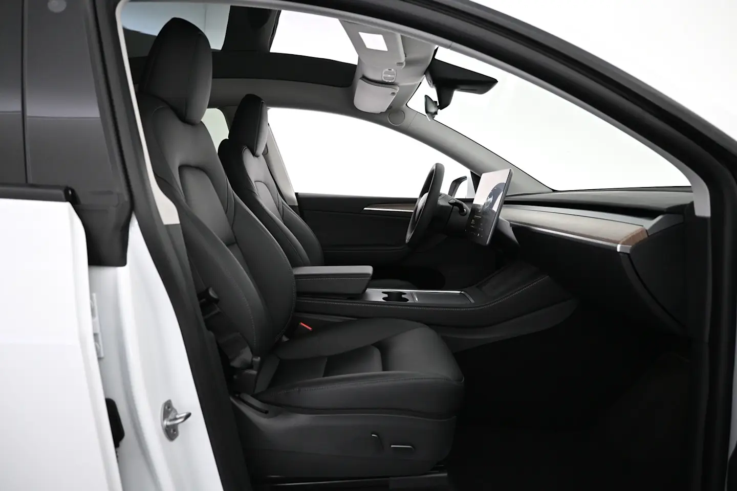 Car Image - 6OXaka8mVGQyCFP616dBtJ