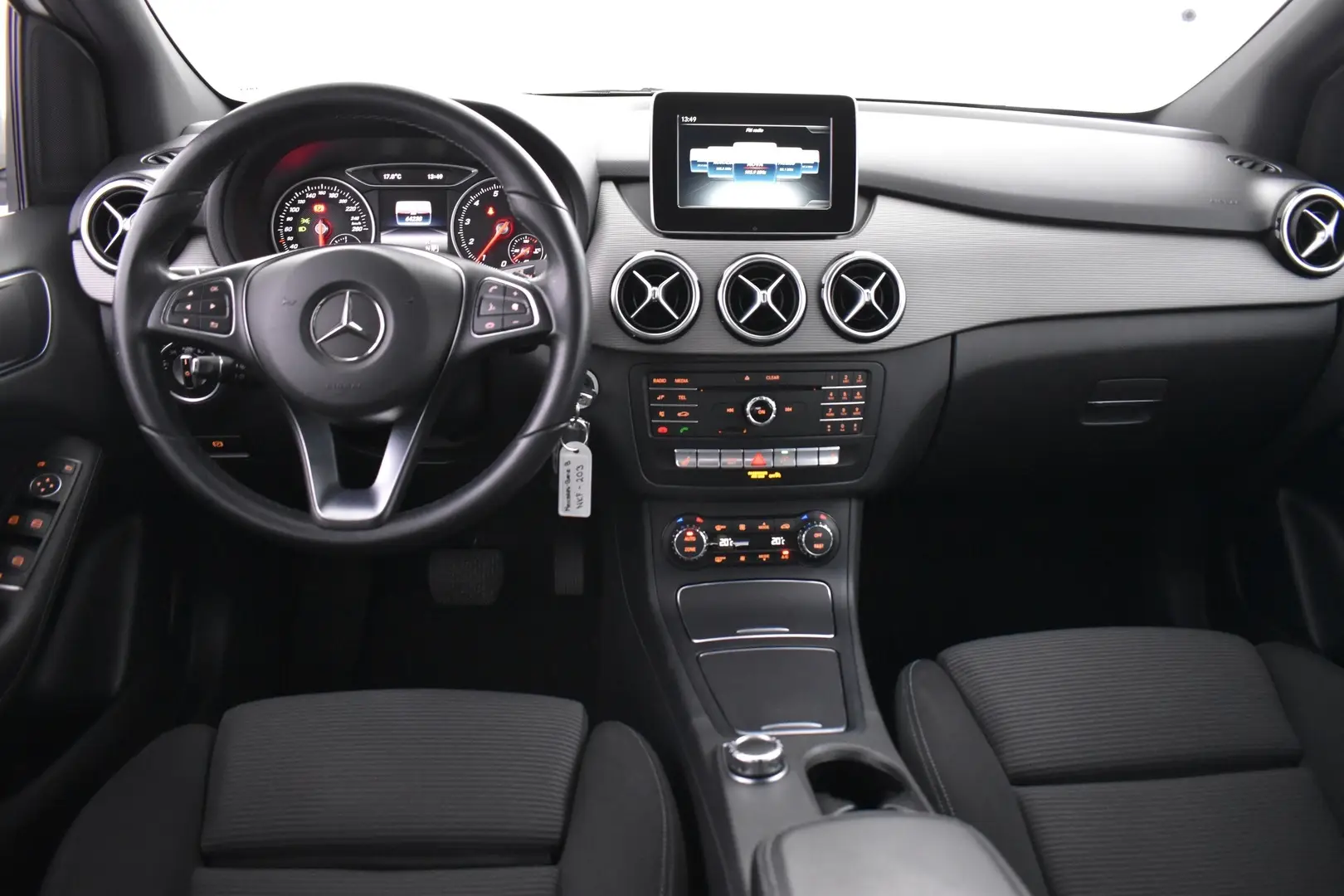 Car Image - GjT6VcPIJxzirGwUrGAic