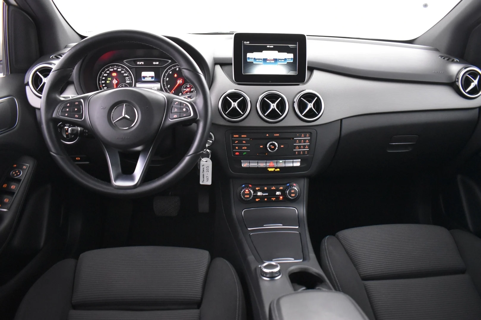 Car Image - GjT6VcPIJxzirGwUrGAic